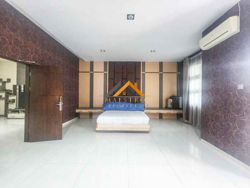 dijual villa komplek mutiara residence