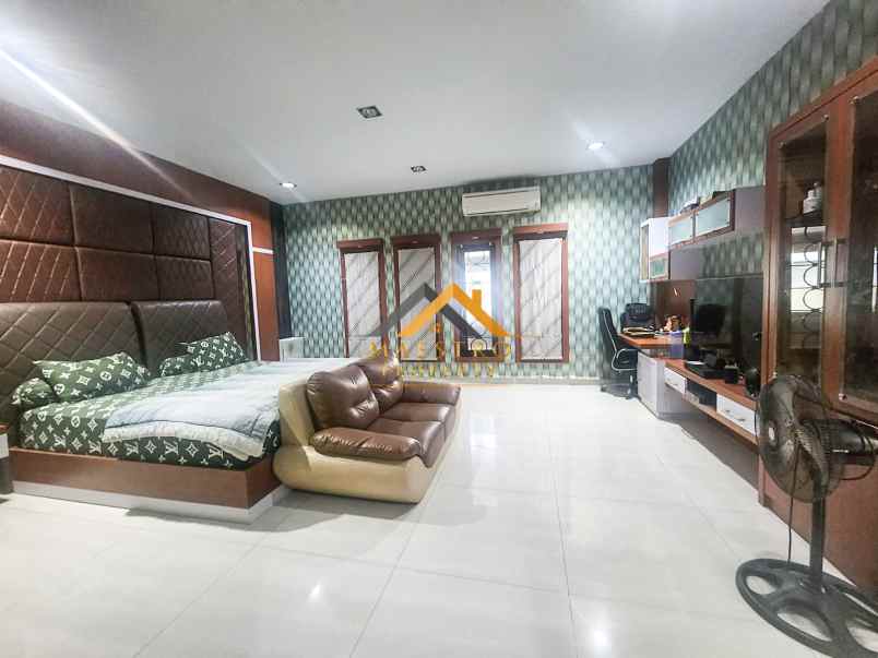 dijual villa komplek mutiara residence