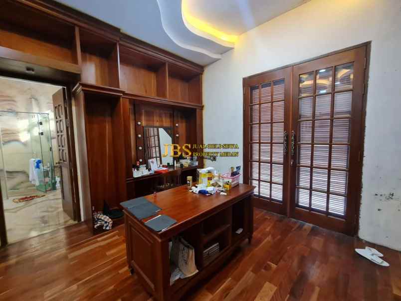 dijual villa komplek pati indah jalan