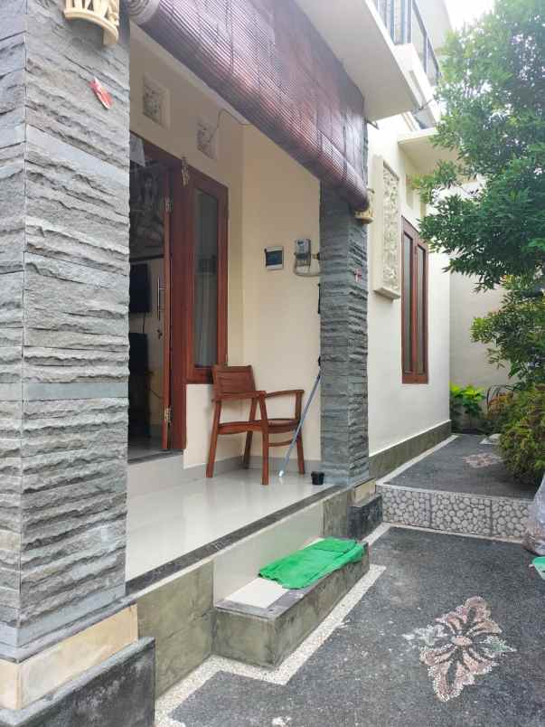 dijual villa lantai 1 lokasi tumbak bayuh