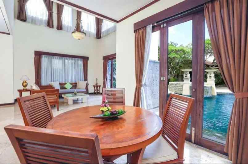 dijual villa seminyak kec kuta kab