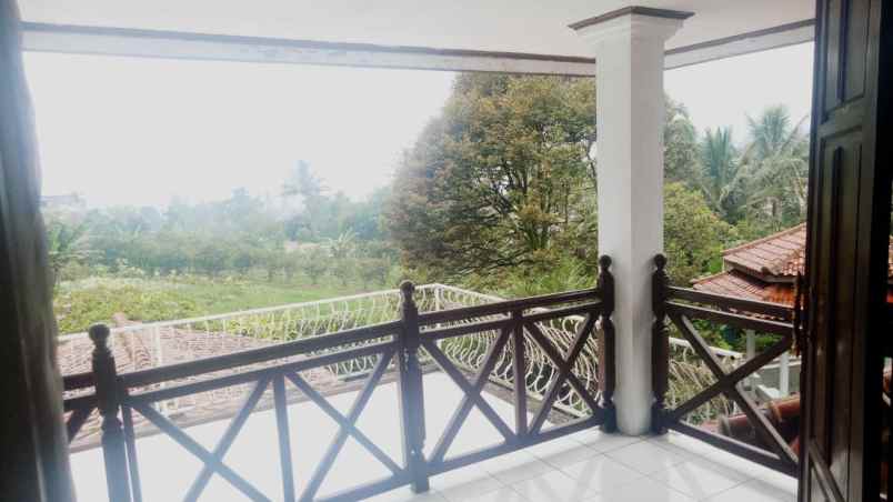 dijual villa sukanagalih kec pacet