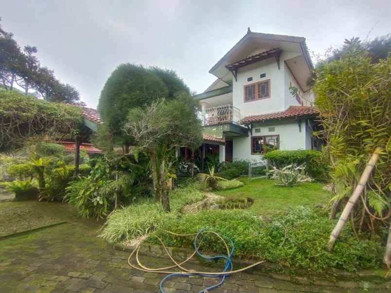 dijual villa sukanagalih kec pacet