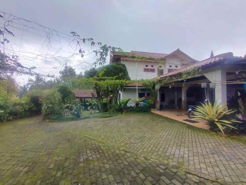 dijual villa sukanagalih kec pacet