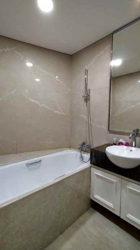disewakan apartemen one icon residence embong