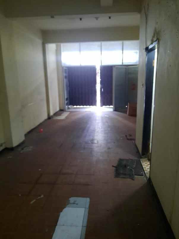 disewakan ruko 3 lantai kalimas baru