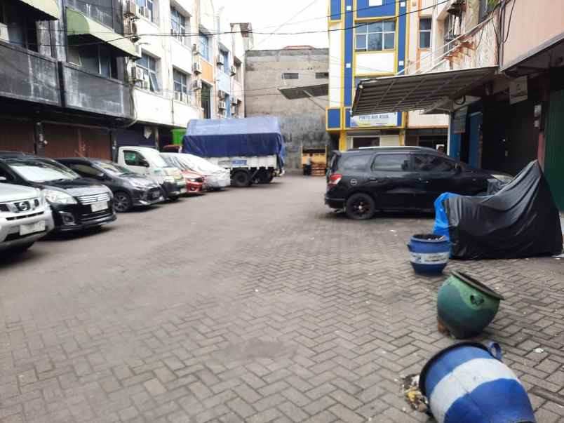 disewakan ruko 3 lantai kalimas baru