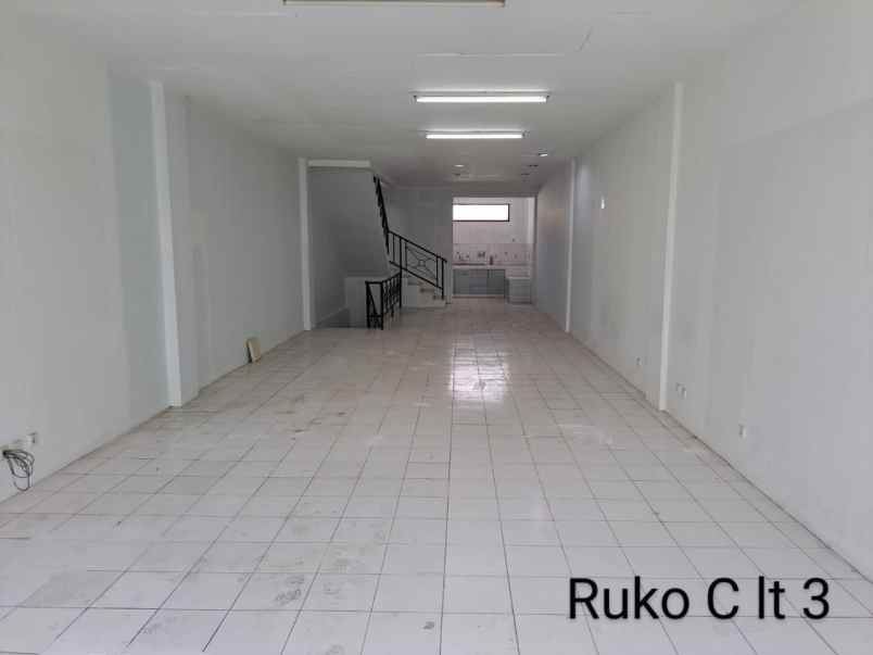 disewakan ruko gudang kantor radio dalam