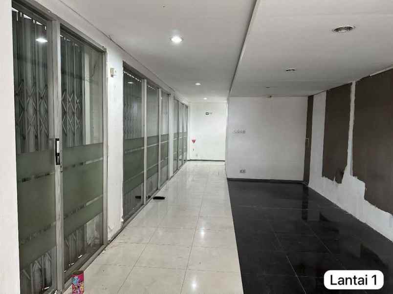 disewakan ruko strategis di mall taman palem jkt barat