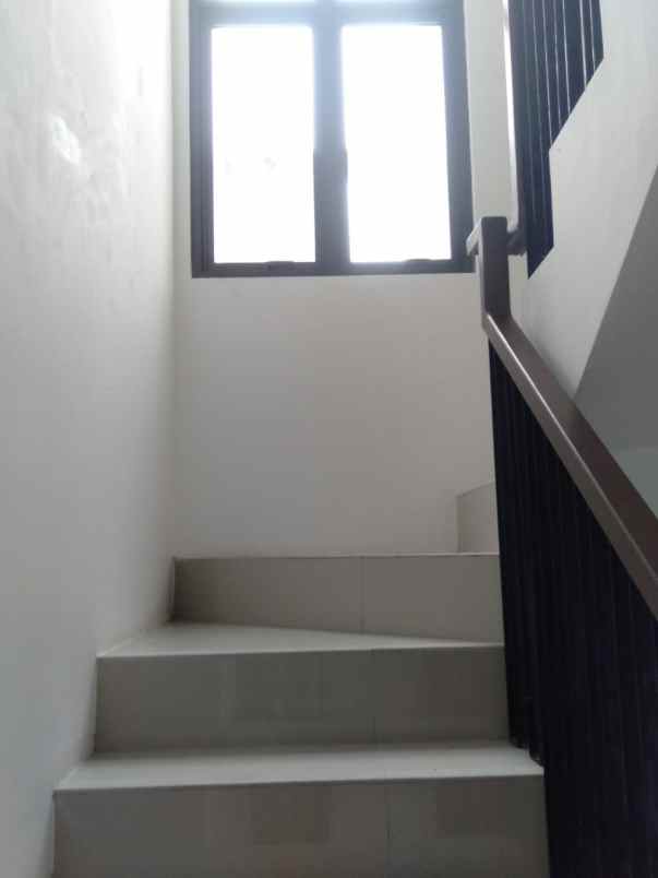 disewakan rumah cluster mahakam jakarta