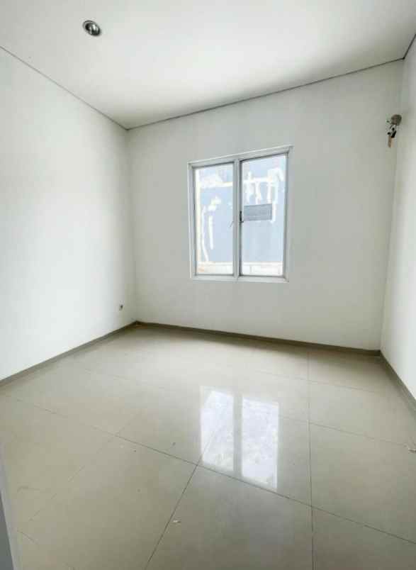 disewakan rumah cluster regina metland