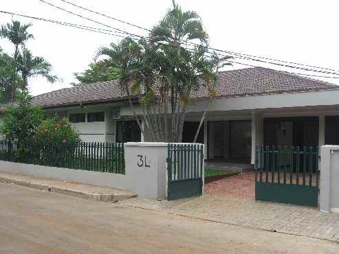 disewakan rumah jl warung jati timur 3