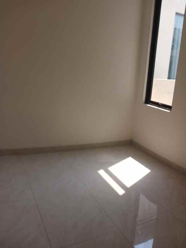 disewakan rumah lavon swan city cluster