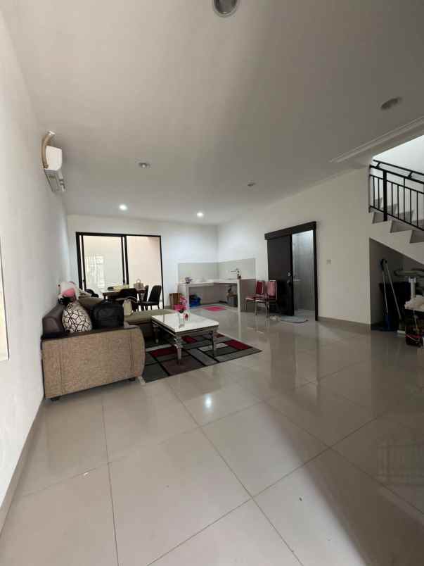 disewakan rumah pik 2