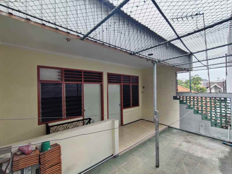 disewakan rumah simokerto