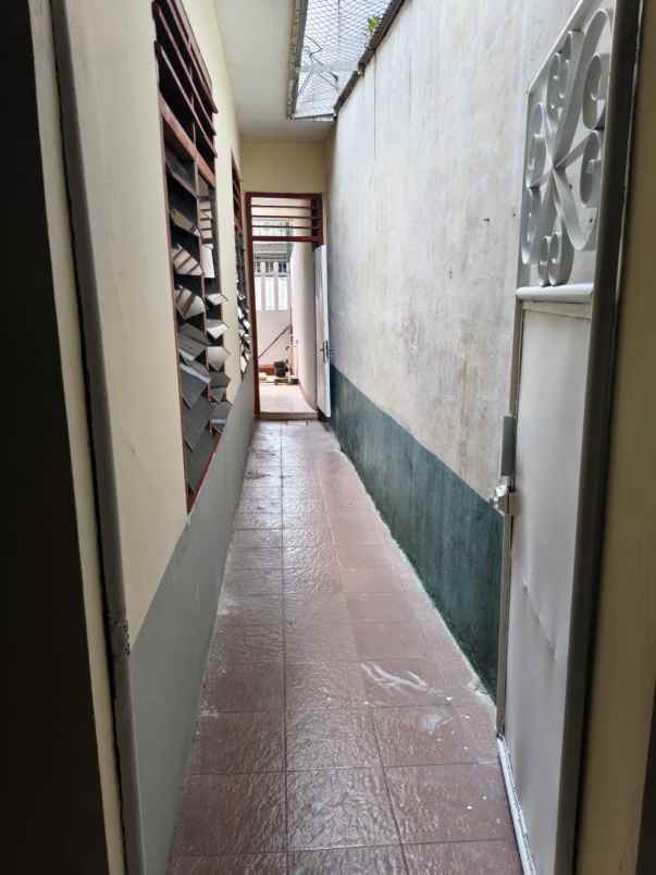 disewakan rumah simokerto