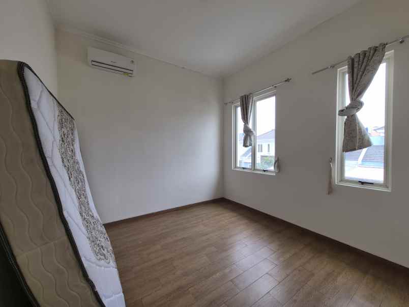 disewakan rumah suvarna sutera tangerang
