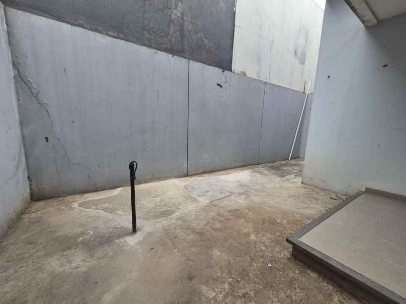 disewakan rumah suvarna sutera tangerang