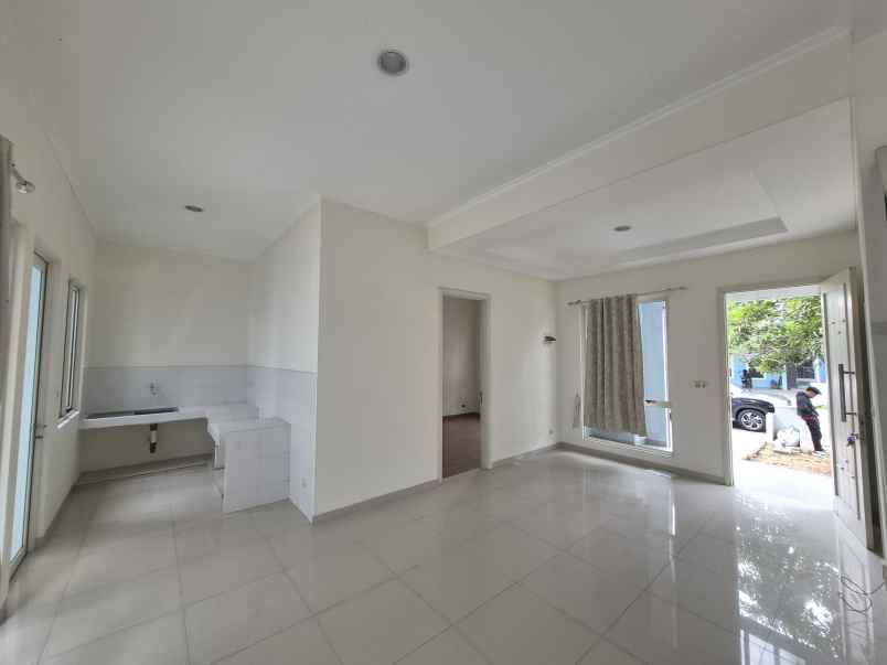 disewakan rumah suvarna sutera tangerang