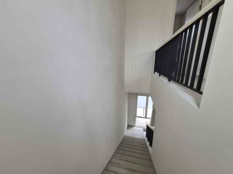 disewakan rumah suvarna sutera tangerang