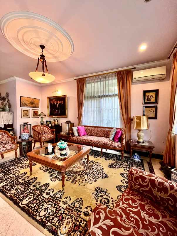 exclusive listing rumah modern 500 m jakarta selatan