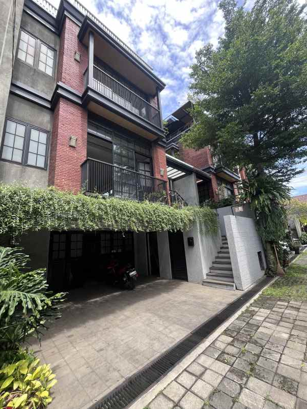 for sale european style townhouse at cipete