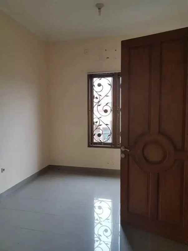 jual cepat rumah tinggal strategis di gandaria utara