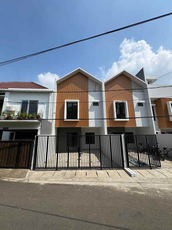 jual rumah batu kav dki meruya selatan