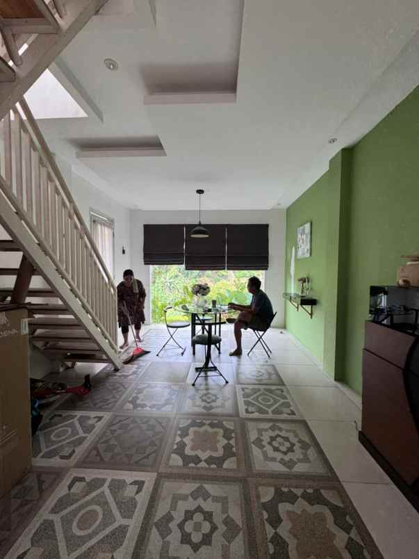 jual rumah di komplek royal view residence ciwaruga