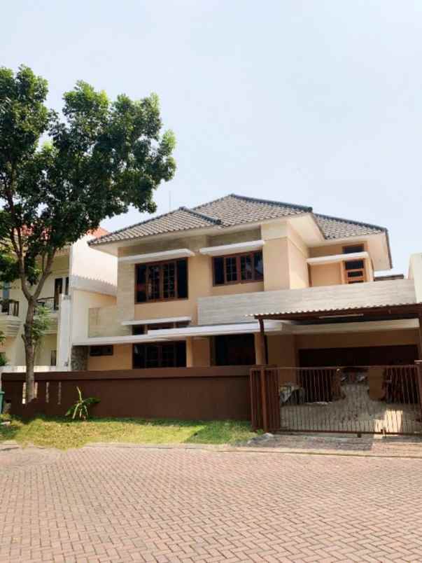 jual sewa rumah graha famili blok b sangat terawat