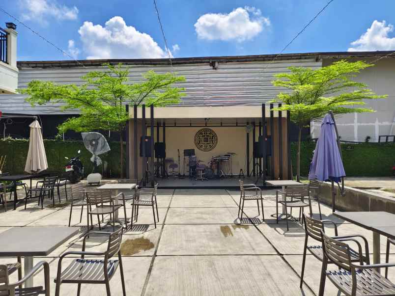 ruang usaha resto aktif dekat summarecon bekasi