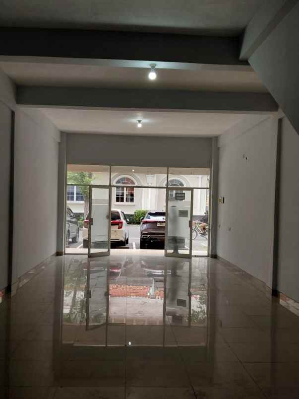 ruko patos pakuwon city 2 lantai siap huni