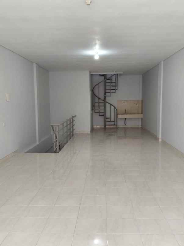 ruko patos pakuwon city 2 lantai siap huni