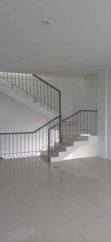 ruko springville rungkut siap pakai