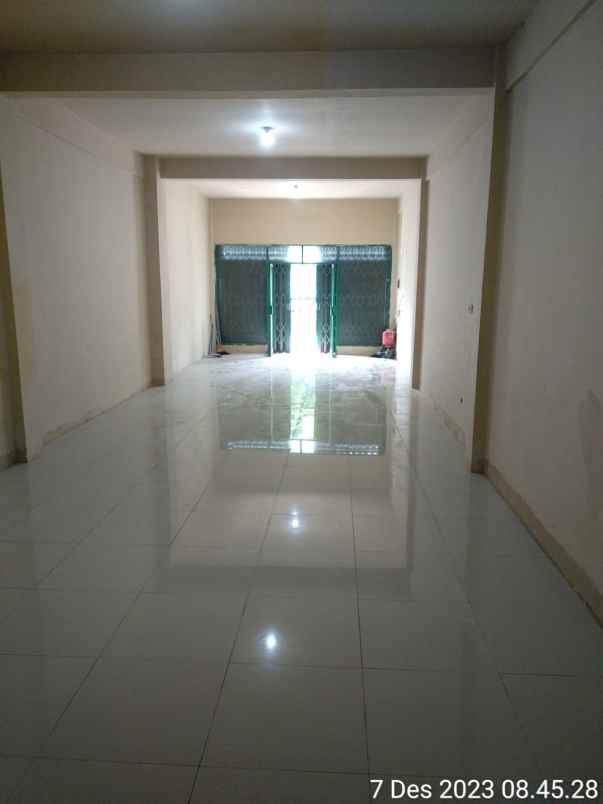 ruko strategis pengampon square hadap jalan surabaya