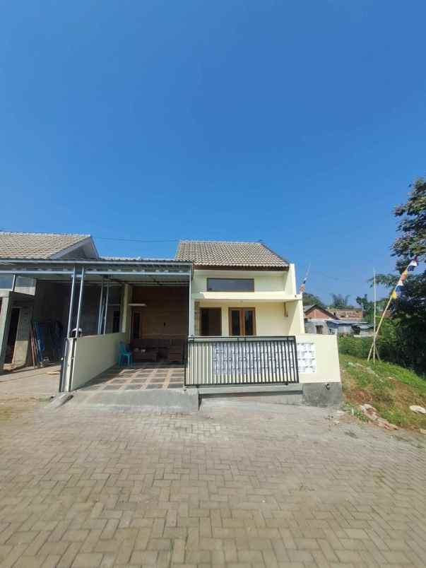 rumah 1 lantai dekat bandara abd saleh