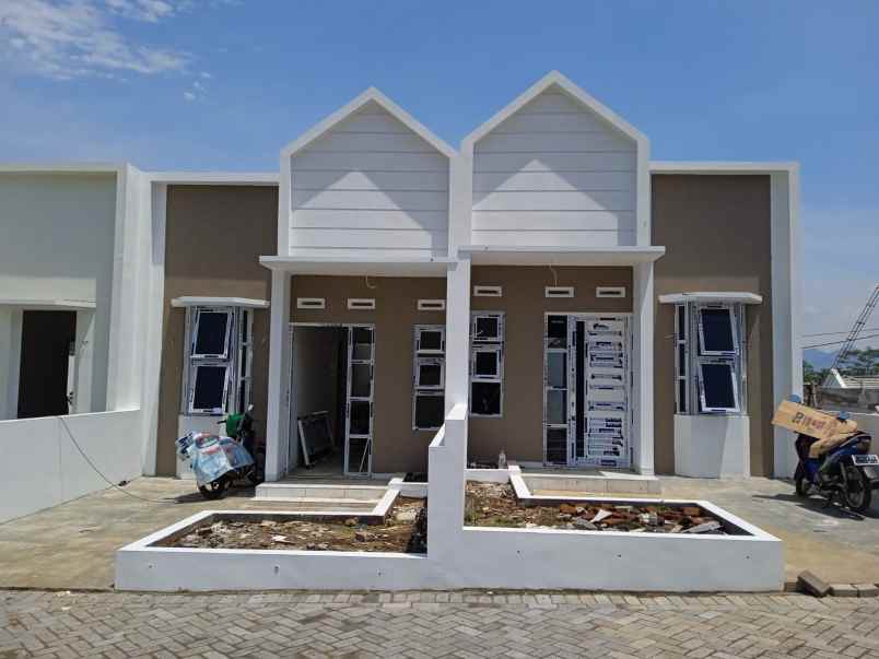 rumah 2 lantai desain minimalis