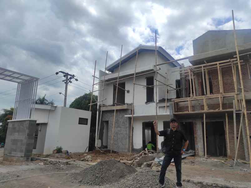 rumah 2 lantai di kota makassar