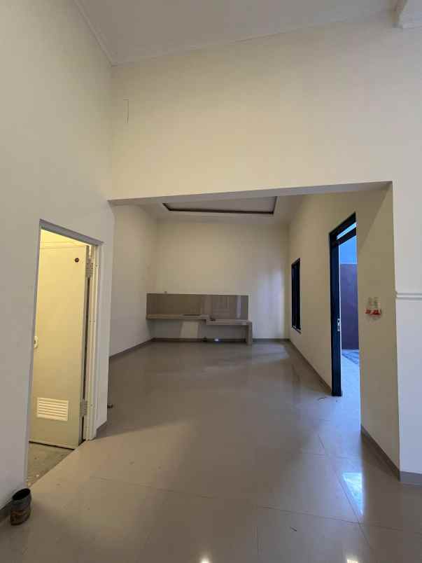 rumah 2 lantai disurabaya timur