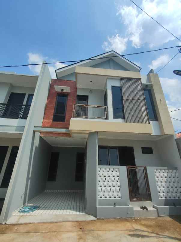 rumah 2 lantai minimalis mampang