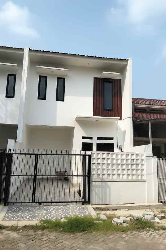 rumah 2 lantai murah strategis di pejuang bekasi kota