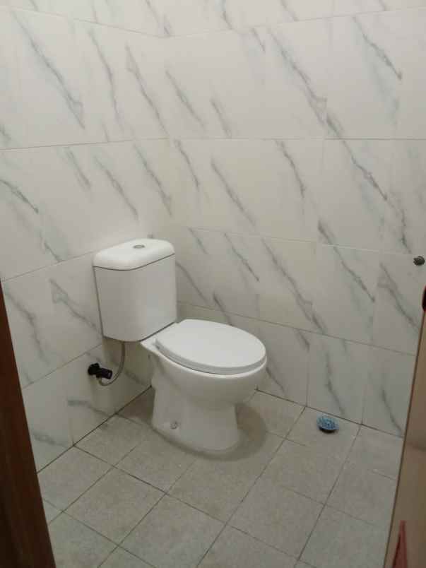 rumah 2 lantai murah strategis di pejuang bekasi kota