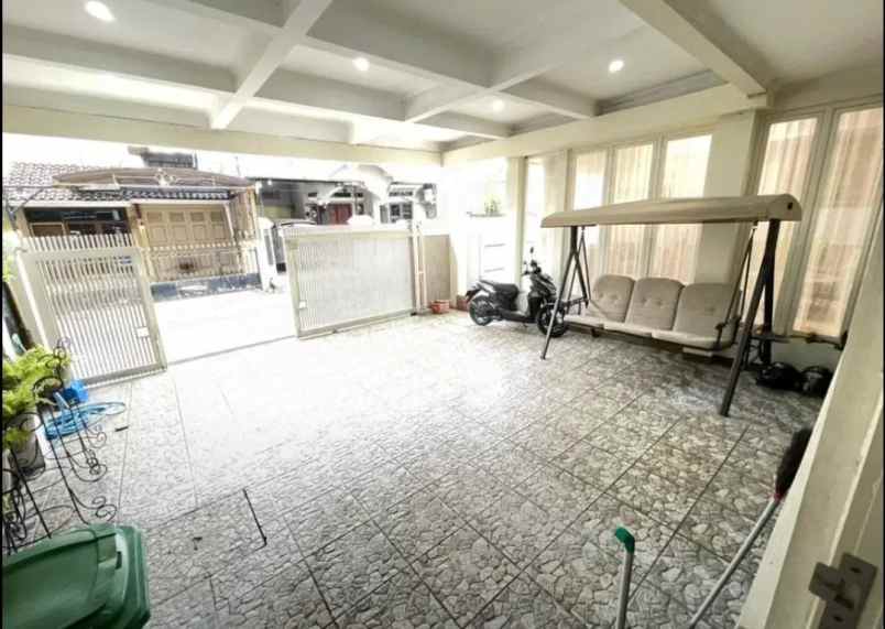 rumah 2 lantai siap huni dekat batununggal bandung