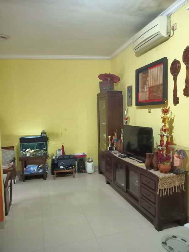 rumah 2lt cash kpr dalam perumahan puri mas depok