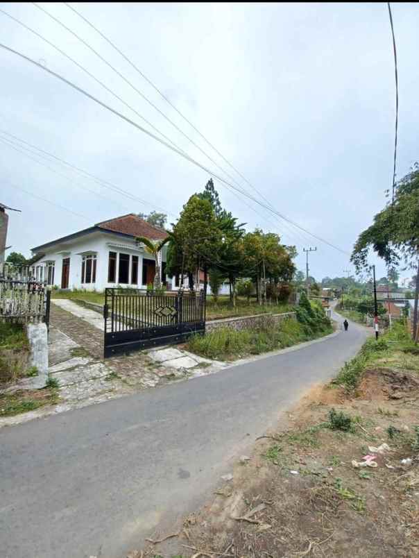 rumah bagus dengan halaman luas di tumpang malang