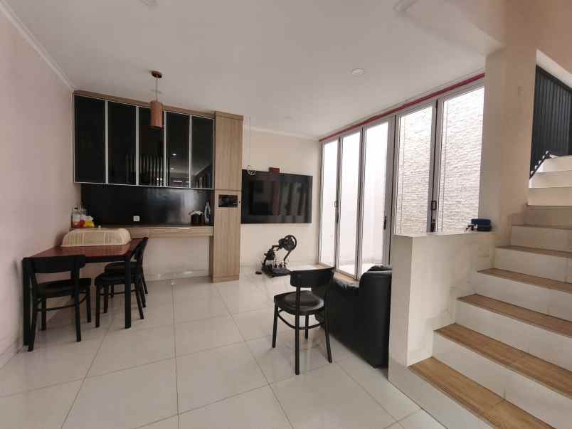 rumah bagus furnished shm cideng jakarta pusat