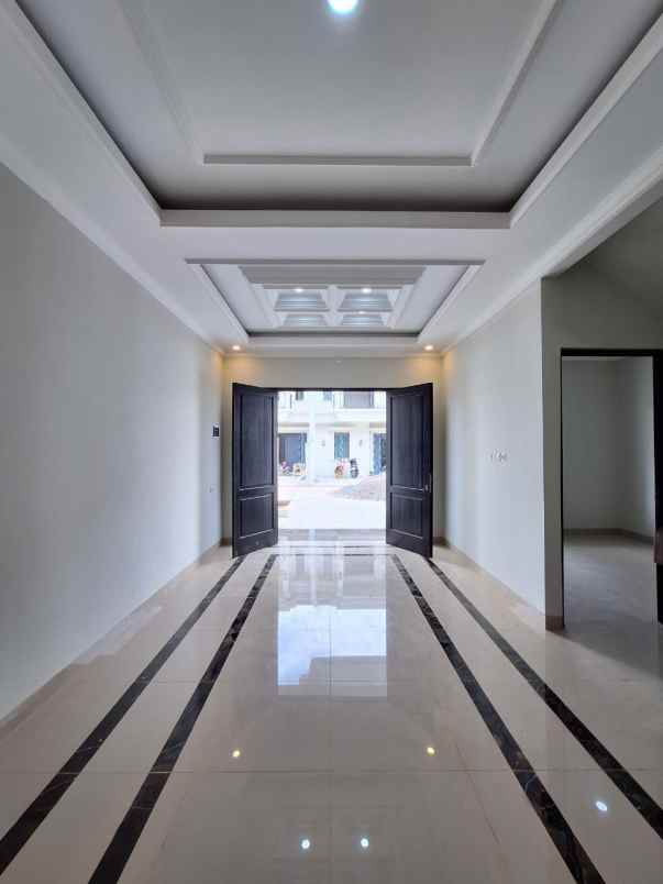 rumah baru 2 lantai dekat stasiun lrt cibubur