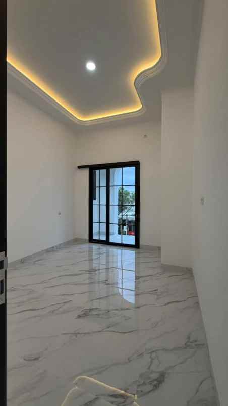 rumah baru american classic oma campus dau