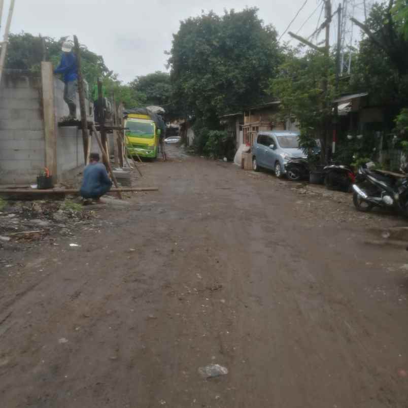 rumah baru dalam cluster 66 unit di pondok bambu