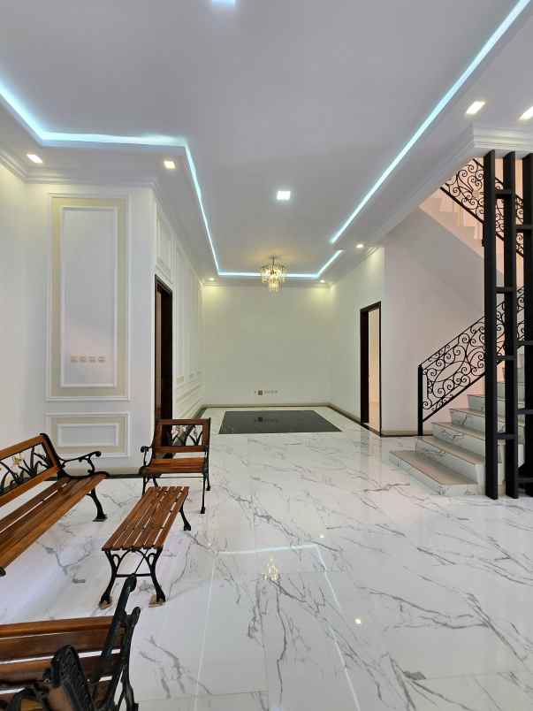 rumah baru dalam komplek di pondok kelapa jaktim